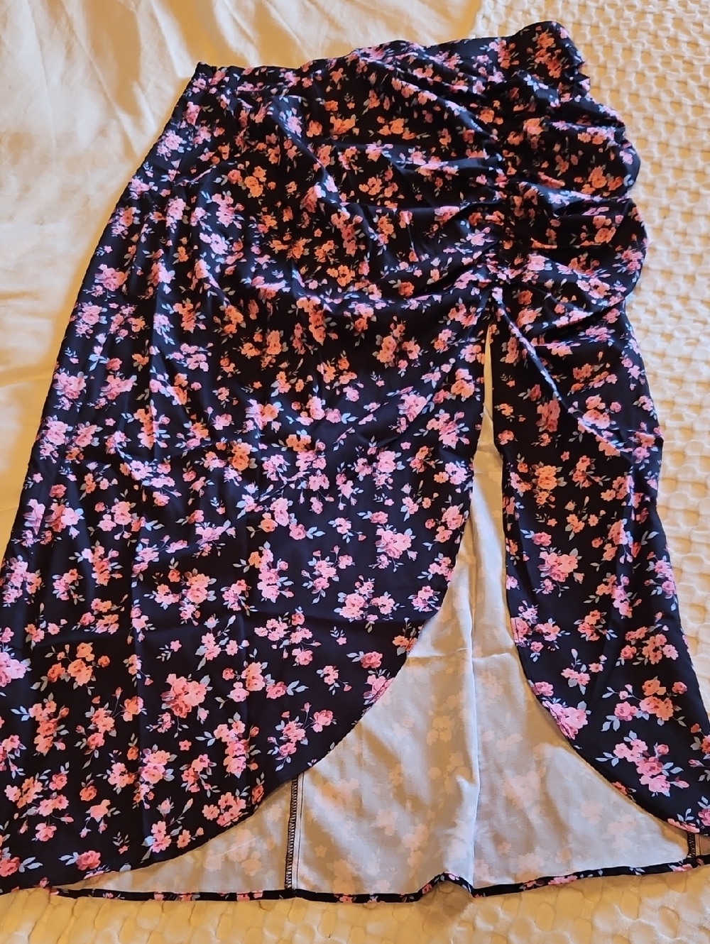 Cupshe Black Floral Side Slit Skirt with Pink Blossoms Lg